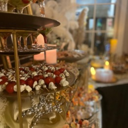 Thank you so much to everyone that joined us for our Gatsby Gala! We had an incredible time and everyone looked fabulous!  #apartmentliving #stunningresidents #GatsbyGala Instagram post from @theverandamc on July 26, 2024 00:00:00am